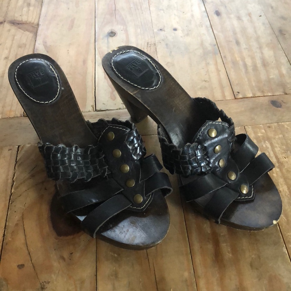 Frye W’s 8.5 Black Huarache Wood sandals